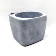 selbstbewässernder Pflanzkübel mit Wasserreservoir heller podd Serie Lockwitz in der Farbe Zink