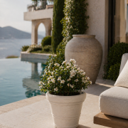 Selbstbewässerndes Pflanzgefäß „podd WEIßERITZ“ in der Farbe Camel